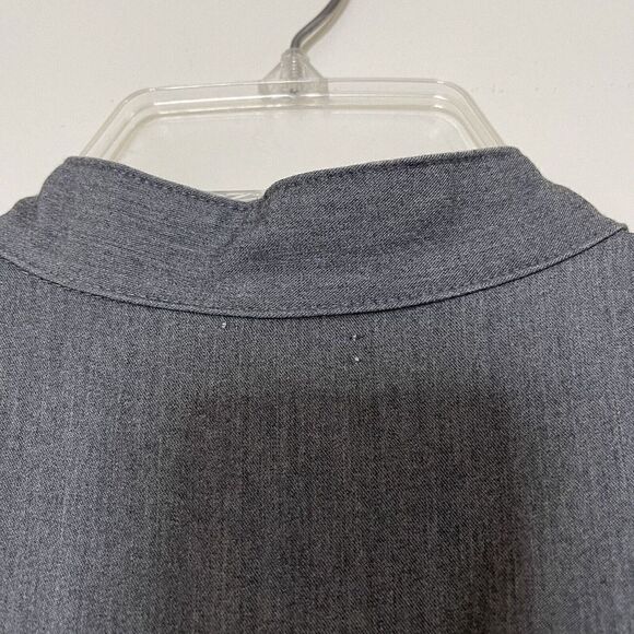 FIGS gray sleeveless technical scrub top size small - Picture 5 of 7